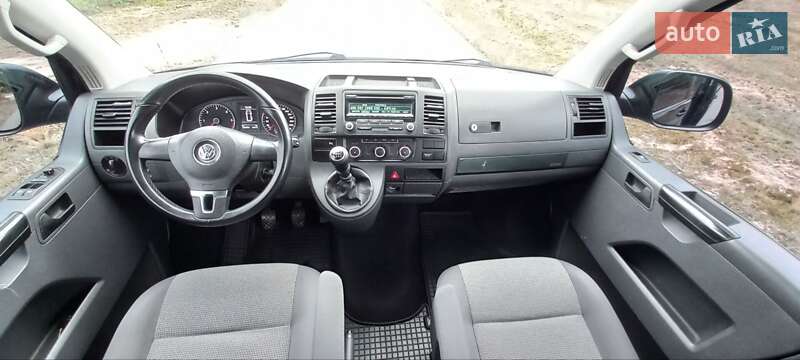 Минивэн Volkswagen Caravelle 2010 в Бородянке