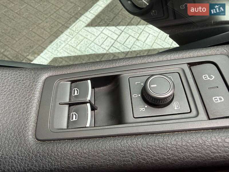 Минивэн Volkswagen Caravelle 2017 в Киеве фото 17 Минивэн Volkswagen Caravelle 2017 в Киеве