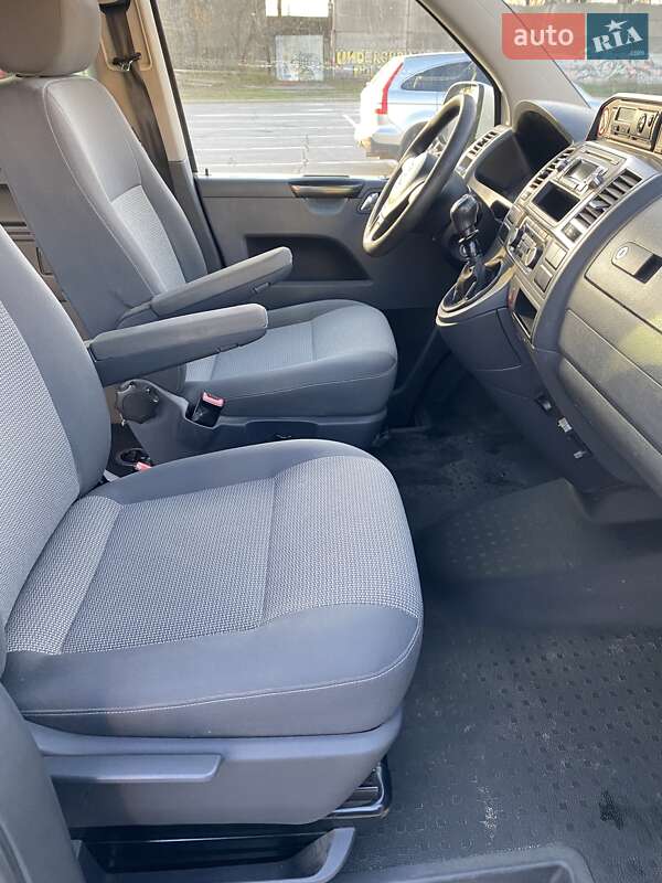 Минивэн Volkswagen Caravelle 2012 в Полтаве