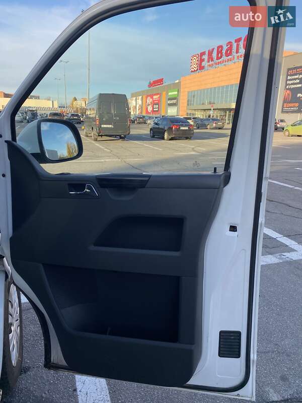 Минивэн Volkswagen Caravelle 2012 в Полтаве