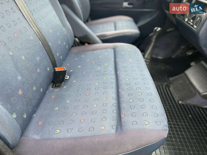 Минивэн Volkswagen Caravelle 2000 в Староконстантинове