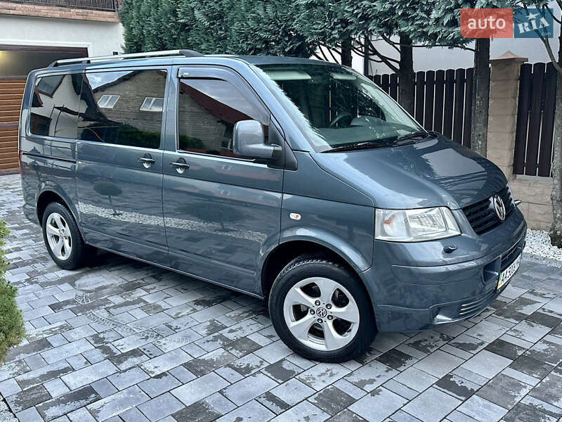 Volkswagen Caravelle 2009