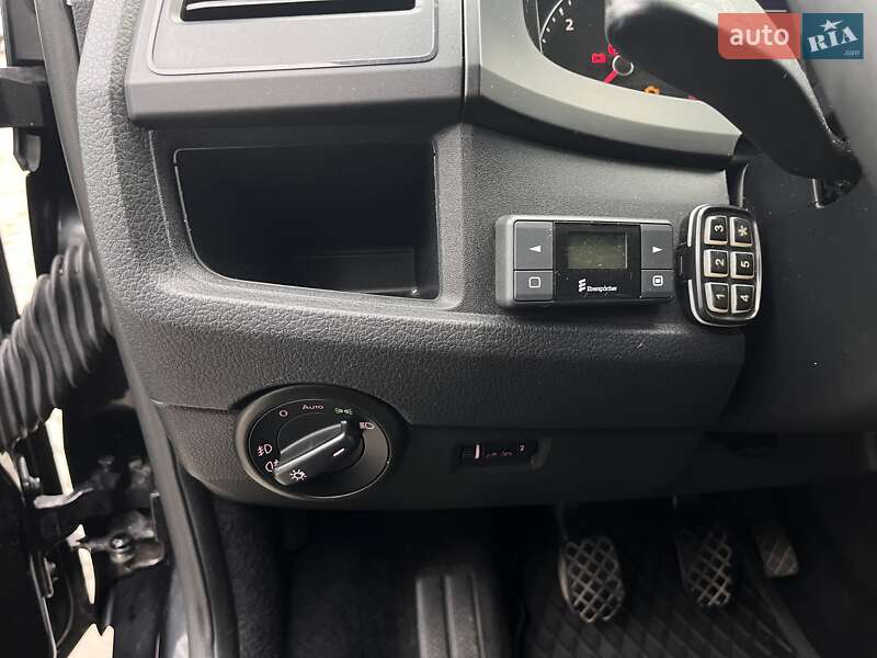 Мінівен Volkswagen Caravelle 2016 в Житомирі