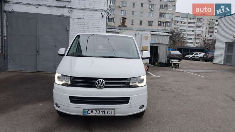Volkswagen Caravelle 2014