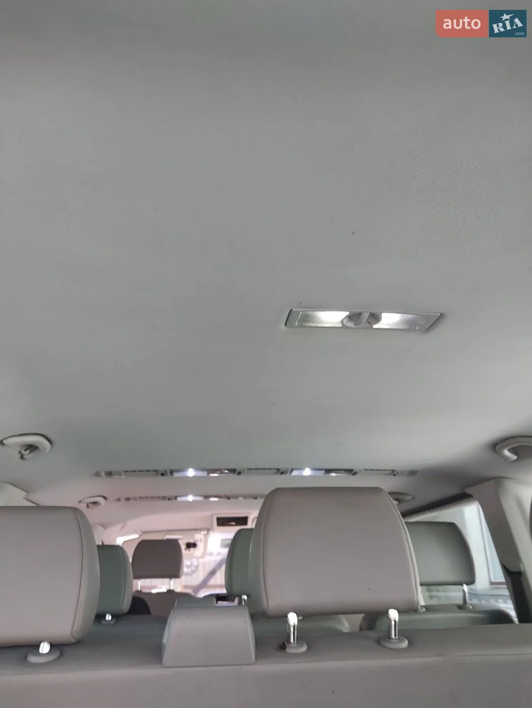 2011 Volkswagen Caravelle - мініатюра 2