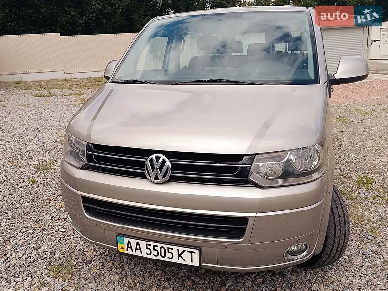 Volkswagen Caravelle 2012