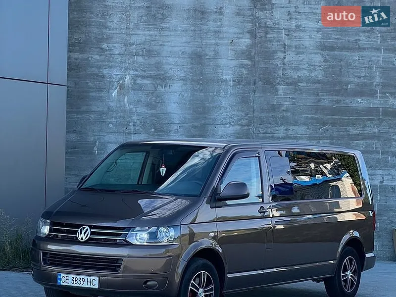 Volkswagen Caravelle 2011