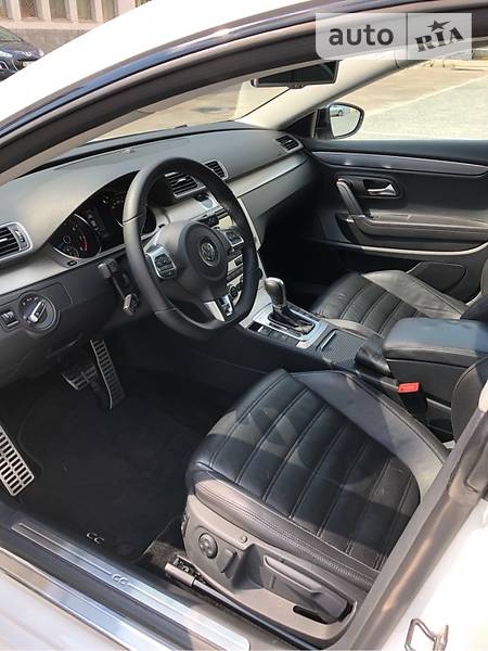 Седан Volkswagen CC / Passat CC 2011 в Львові