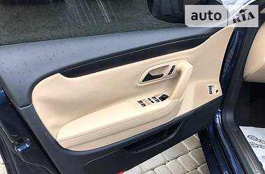 Седан Volkswagen CC / Passat CC 2013 в 