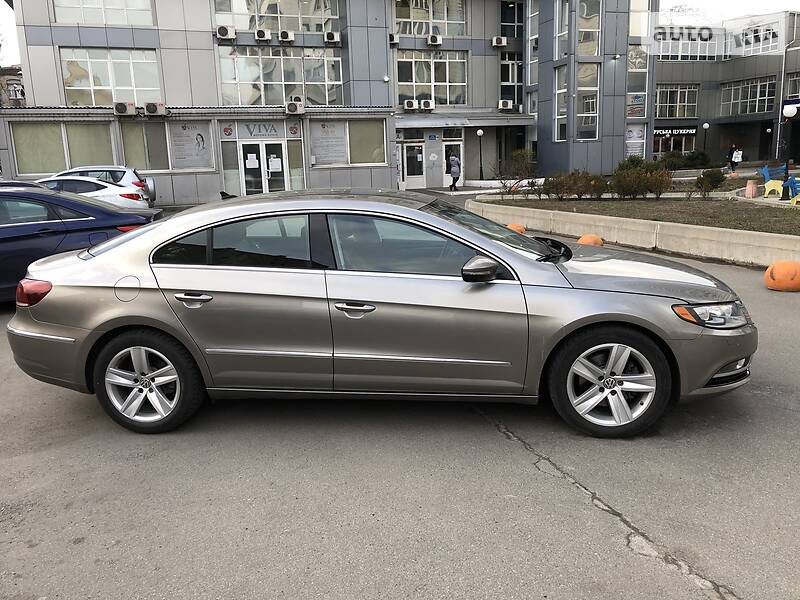 Седан Volkswagen CC / Passat CC 2012 в Херсоні