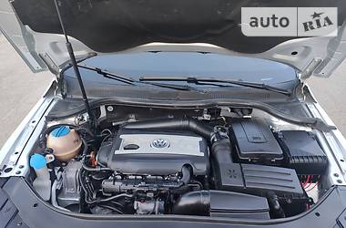 Седан Volkswagen CC / Passat CC 2011 в 