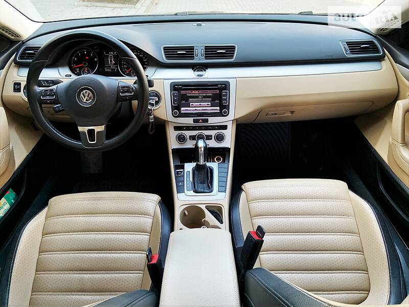 Седан Volkswagen CC / Passat CC 2013 в Чернівцях