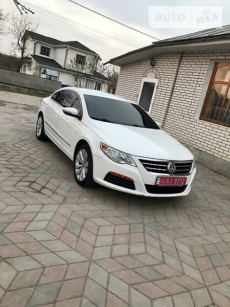 Купе Volkswagen CC / Passat CC 2011 в 
