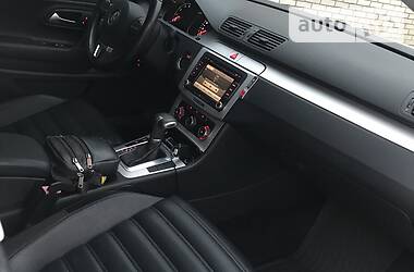 Купе Volkswagen CC / Passat CC 2011 в 