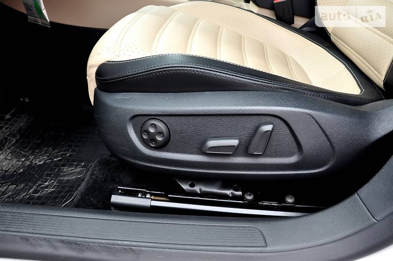 Седан Volkswagen CC / Passat CC 2016 в Львові