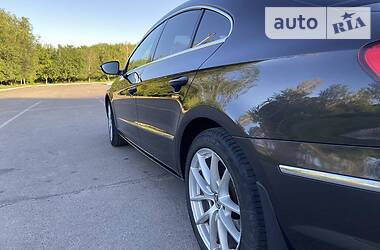 Купе Volkswagen CC / Passat CC 2011 в 