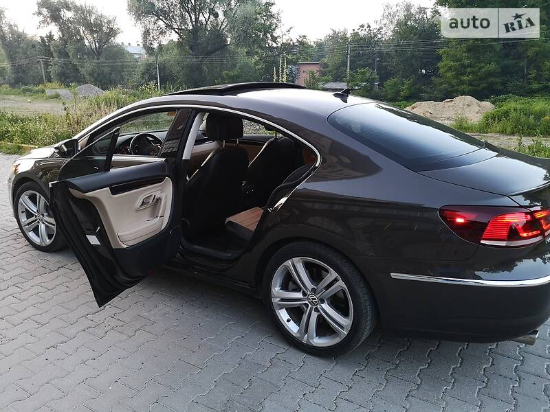 Седан Volkswagen CC / Passat CC 2012 в Черновцах