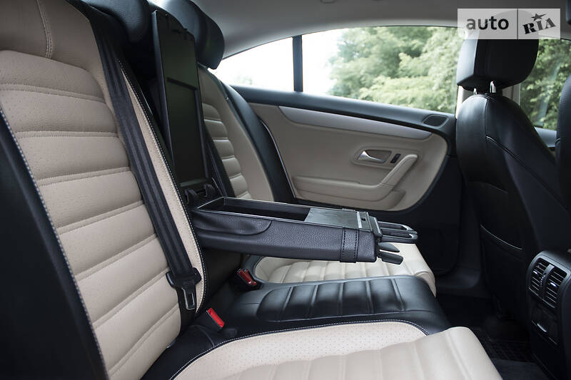Седан Volkswagen CC / Passat CC 2013 в Дрогобичі