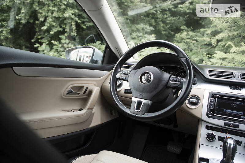 Седан Volkswagen CC / Passat CC 2013 в Дрогобичі