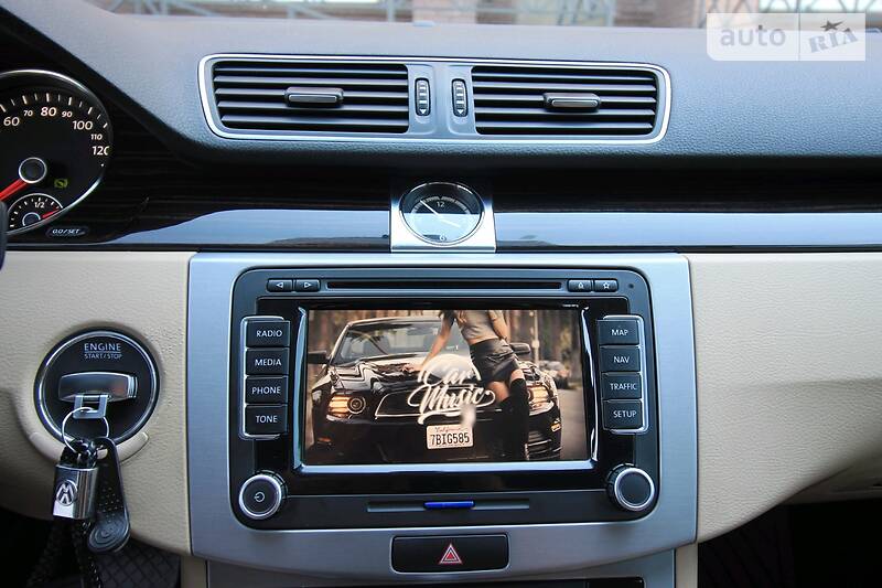 Седан Volkswagen CC / Passat CC 2012 в Черновцах