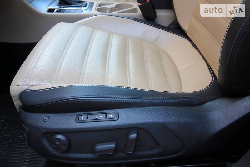 Седан Volkswagen CC / Passat CC 2012 в Черновцах