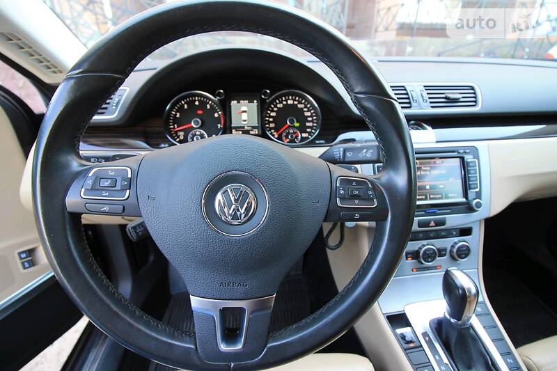 Седан Volkswagen CC / Passat CC 2012 в Черновцах