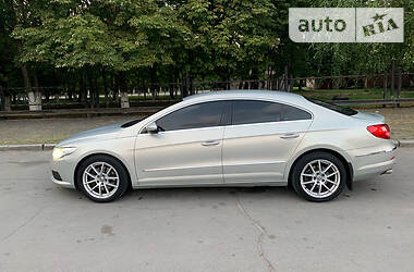 Седан Volkswagen CC / Passat CC 2010 в Львове