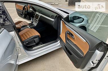 Седан Volkswagen CC / Passat CC 2012 в 