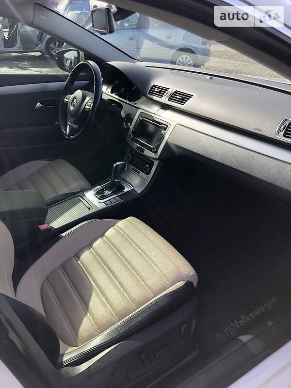 Седан Volkswagen CC / Passat CC 2011 в Черновцах