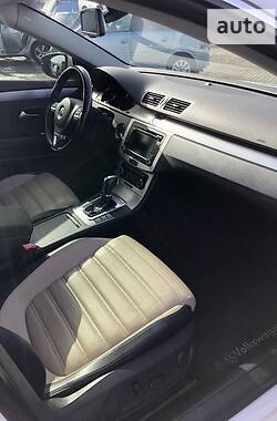 Седан Volkswagen CC / Passat CC 2011 в 