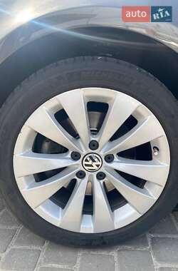 Седан Volkswagen CC / Passat CC 2013 в 