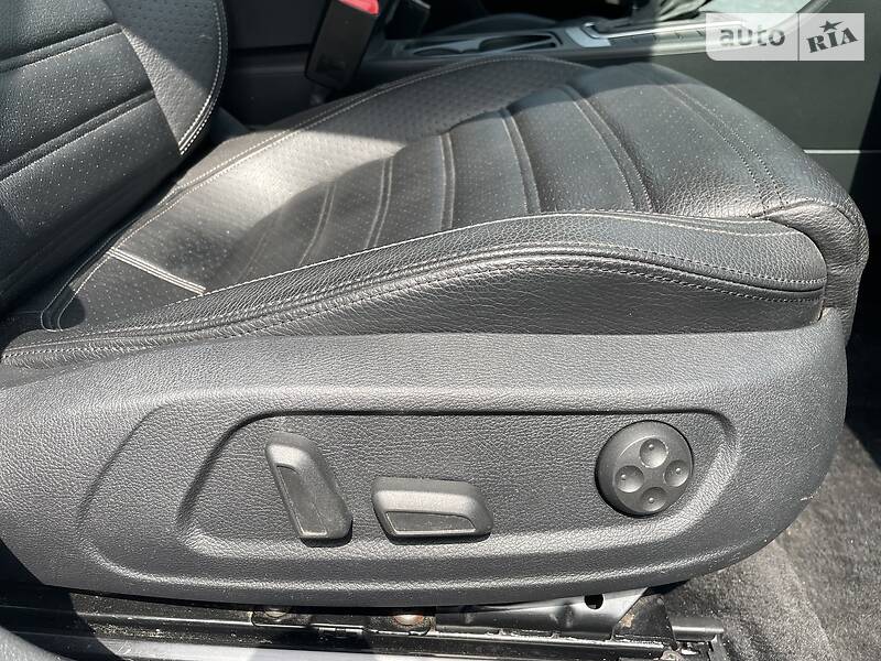 Седан Volkswagen CC / Passat CC 2015 в Киеве