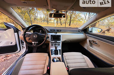 Седан Volkswagen CC / Passat CC 2012 в 