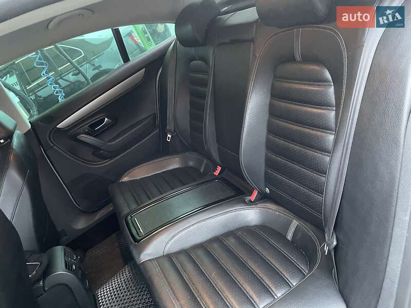 Купе Volkswagen CC / Passat CC 2010 в Черновцах