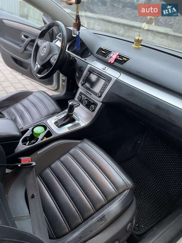 Купе Volkswagen CC / Passat CC 2010 в Черновцах