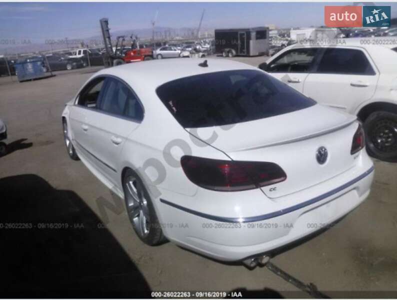 Купе Volkswagen CC / Passat CC 2013 в Ужгороді