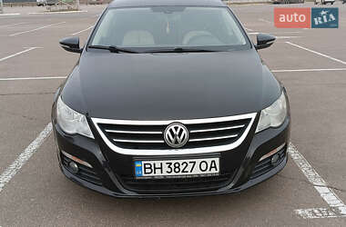 Купе Volkswagen CC / Passat CC 2011 в 