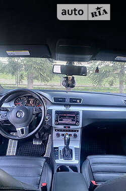 Седан Volkswagen CC / Passat CC 2013 в Черновцах