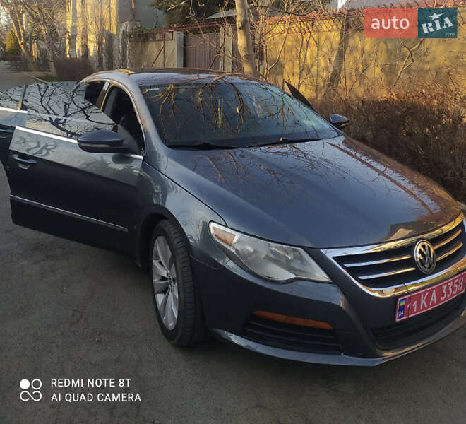 Купе Volkswagen CC / Passat CC 2011 в 