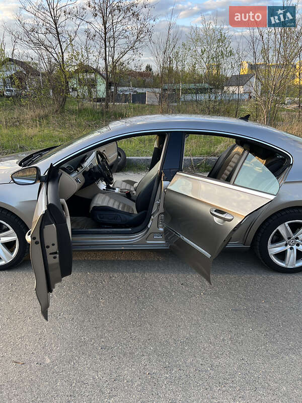 Седан Volkswagen CC / Passat CC 2013 в Киеве