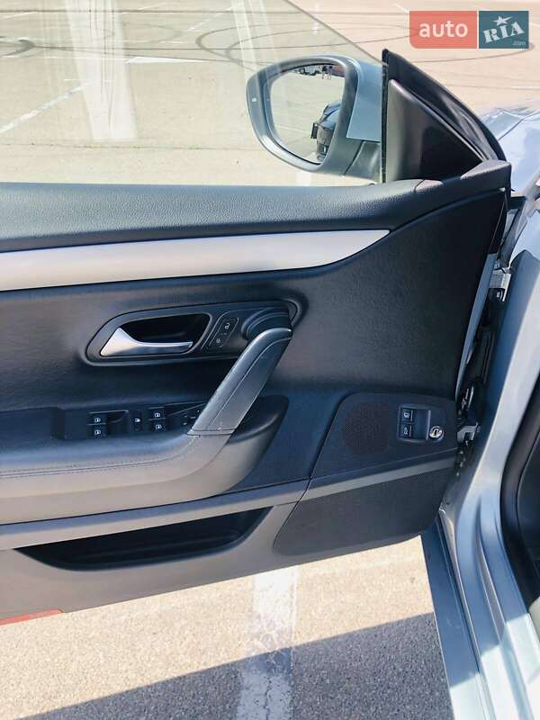 Купе Volkswagen CC / Passat CC 2010 в Киеве