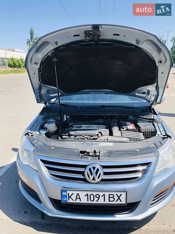 Купе Volkswagen CC / Passat CC 2010 в Киеве