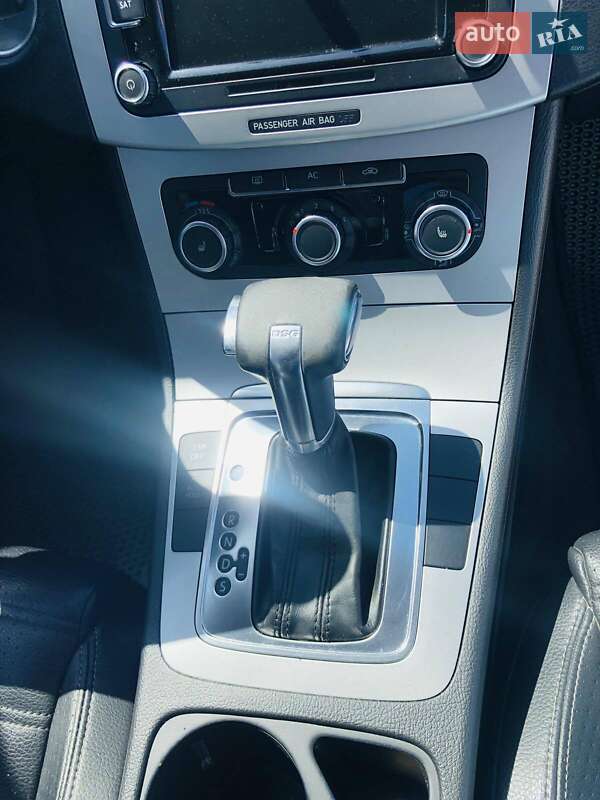 Купе Volkswagen CC / Passat CC 2010 в Киеве