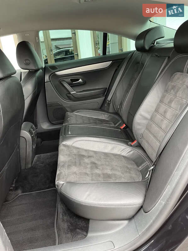Купе Volkswagen CC / Passat CC 2009 в Чернівцях