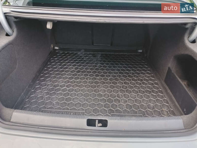 Купе Volkswagen CC / Passat CC 2009 в Києві