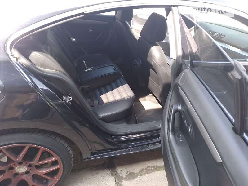 Купе Volkswagen CC / Passat CC 2010 в Львове