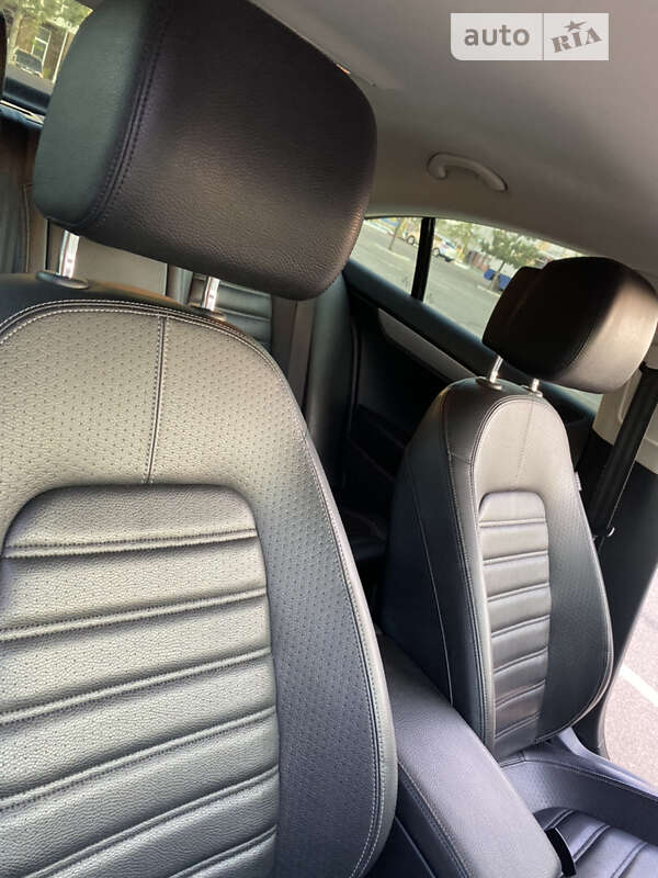 Купе Volkswagen CC / Passat CC 2012 в Николаеве
