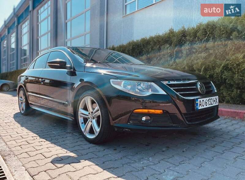 Купе Volkswagen CC / Passat CC 2010 в Ужгороде