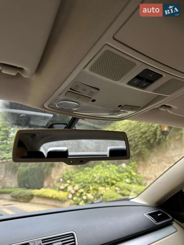 Купе Volkswagen CC / Passat CC 2011 в Львове