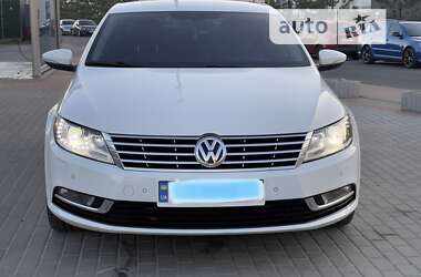 Купе Volkswagen CC / Passat CC 2015 в Києві